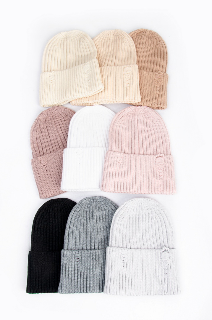 Шапка жіноча